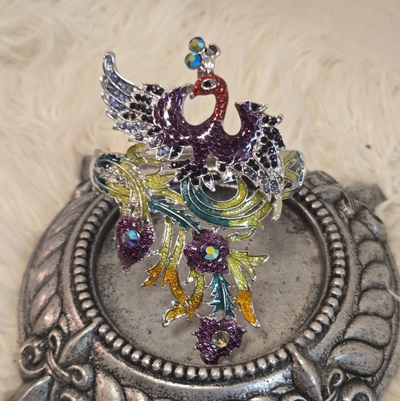 Vintage Jewelry - Elegant Silver and Purple Peacock Bracelet